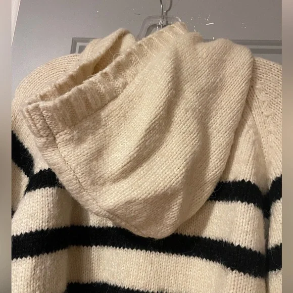Zara sweater - Picture 6 of 6